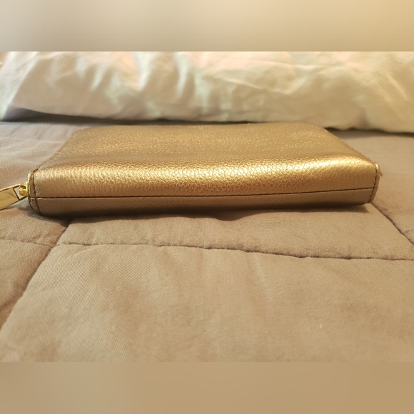 Gold Fossil Wallet - Picture 8 of 12